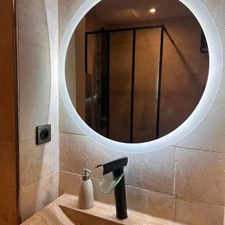 Jardin Des Plantes Parking Securise Terrasse Et Ascenseur Toulouse